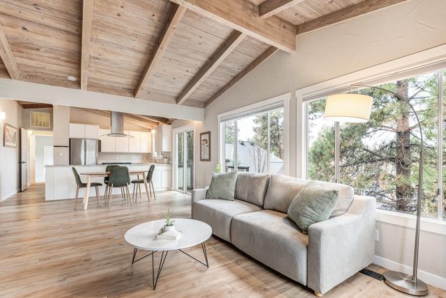 1363 NE Bear Creek Road, Bend, OR 97701