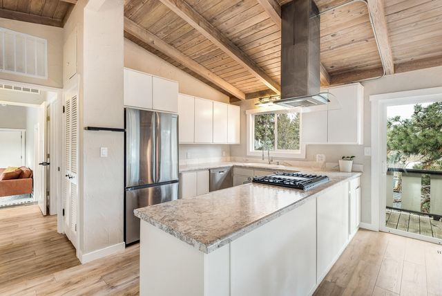 1363 NE Bear Creek Road, Bend, OR 97701