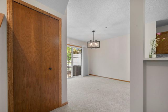 2611 Concord Way, Mendota Heights, MN 55120