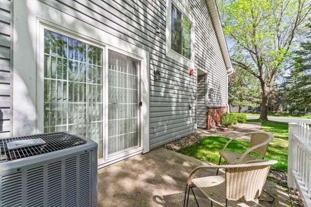 2611 Concord Way, Mendota Heights, MN 55120