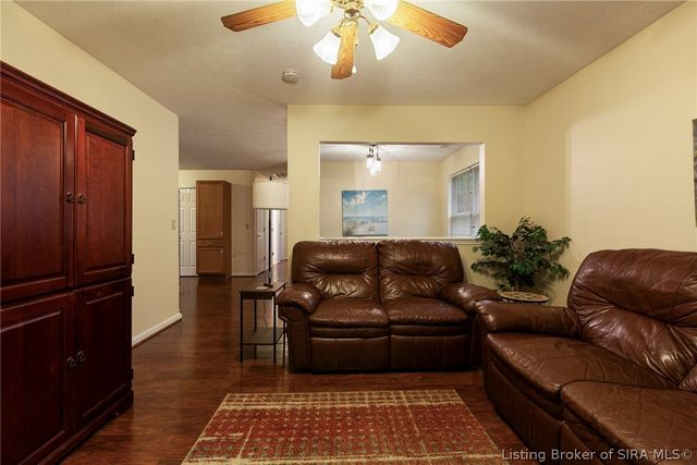 7536 Eagle Ridge Drive, Sellersburg, IN 47172