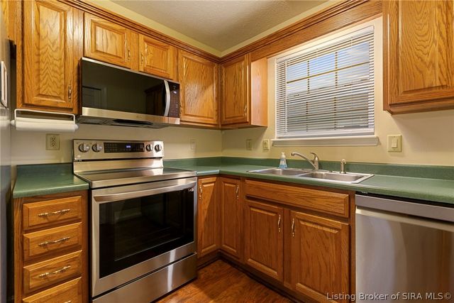 7536 Eagle Ridge Drive, Sellersburg, IN 47172