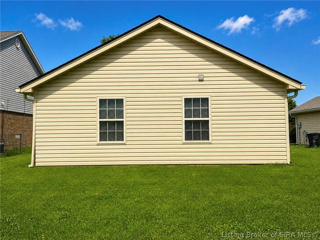 7536 Eagle Ridge Drive, Sellersburg, IN 47172