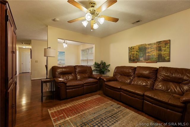 7536 Eagle Ridge Drive, Sellersburg, IN 47172