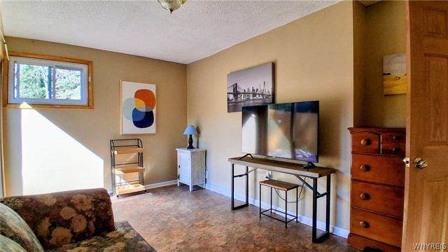 8420 Northfield Road, Clarence, NY 14032