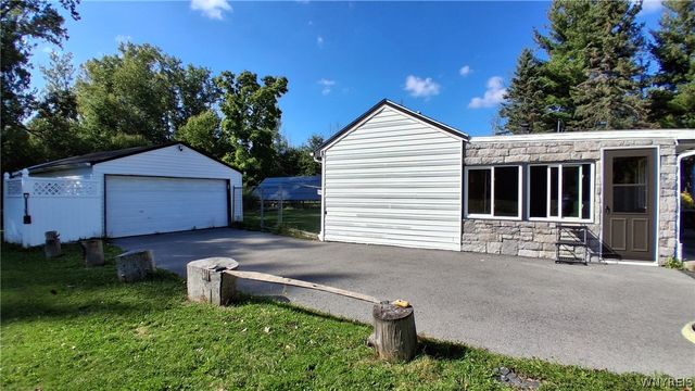8420 Northfield Road, Clarence, NY 14032