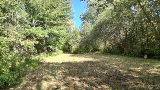 8420 Northfield Road, Clarence, NY 14032