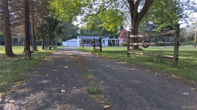 8420 Northfield Road, Clarence, NY 14032