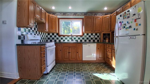 8420 Northfield Road, Clarence, NY 14032