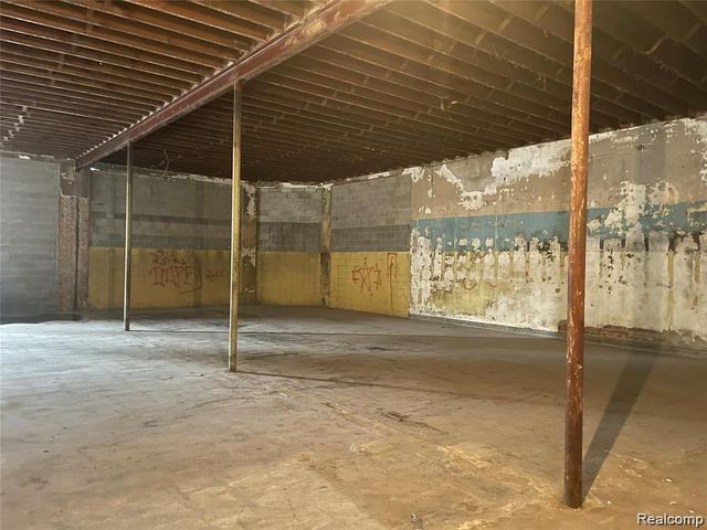 301 s S Oakwood, Detroit, MI 48217