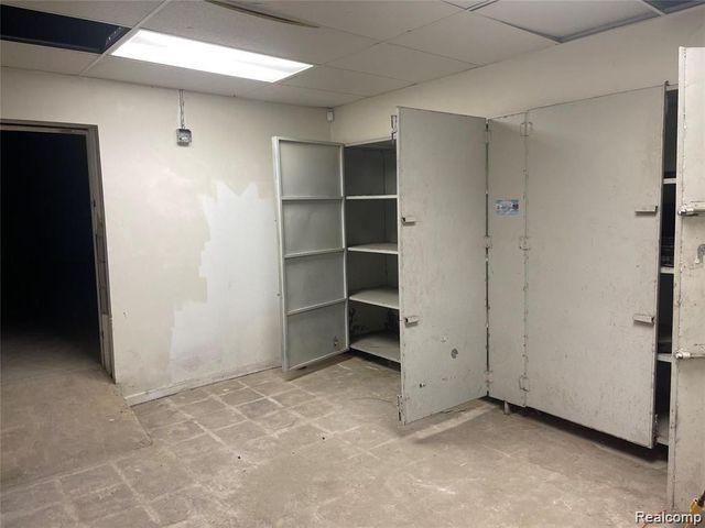 301 s S Oakwood, Detroit, MI 48217