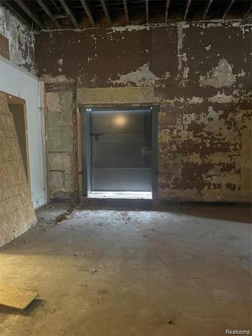 301 s S Oakwood, Detroit, MI 48217