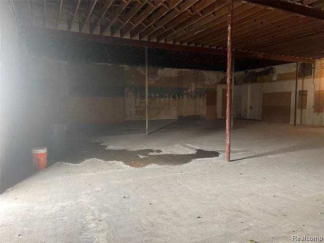 301 s S Oakwood, Detroit, MI 48217