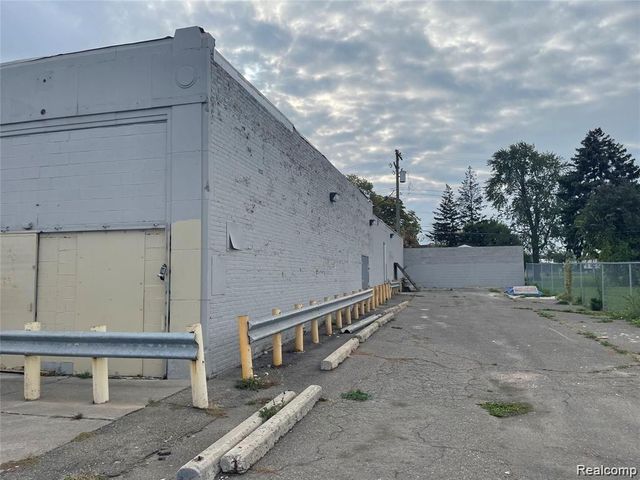 301 s S Oakwood, Detroit, MI 48217