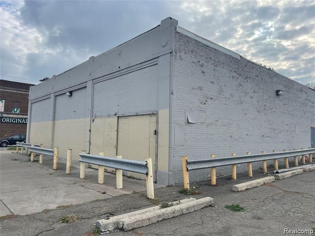 301 s S Oakwood, Detroit, MI 48217