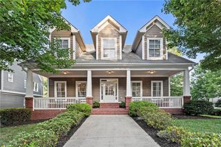 2165 Parkview NW Run, Atlanta, GA 30318