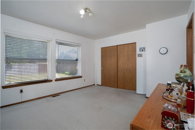 511 6th Street NW, Puyallup, WA 98371