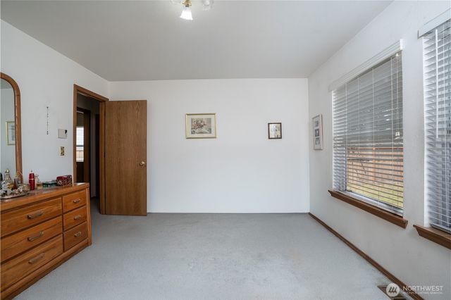 511 6th Street NW, Puyallup, WA 98371