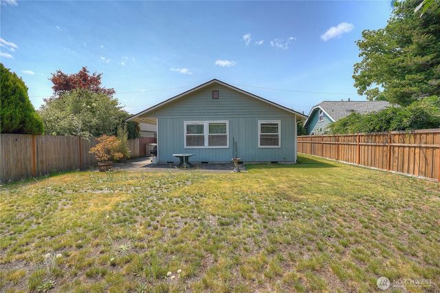 511 6th Street NW, Puyallup, WA 98371