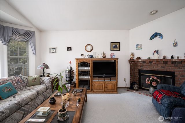 511 6th Street NW, Puyallup, WA 98371