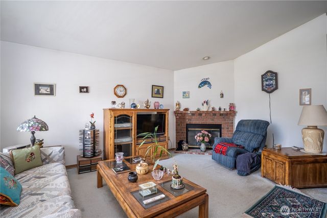 511 6th Street NW, Puyallup, WA 98371