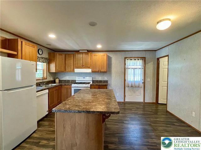 194 Haddon Drive, Longswamp Twp, PA 18062