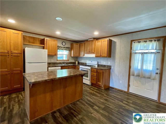 194 Haddon Drive, Longswamp Twp, PA 18062