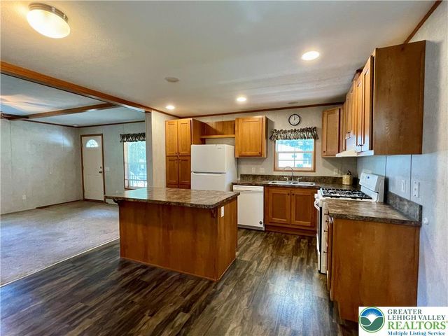 194 Haddon Drive, Longswamp Twp, PA 18062