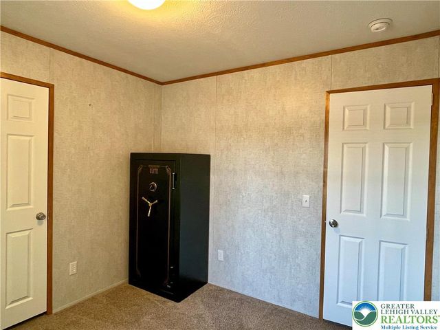 194 Haddon Drive, Longswamp Twp, PA 18062