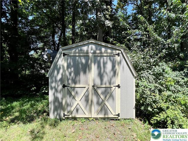 194 Haddon Drive, Longswamp Twp, PA 18062