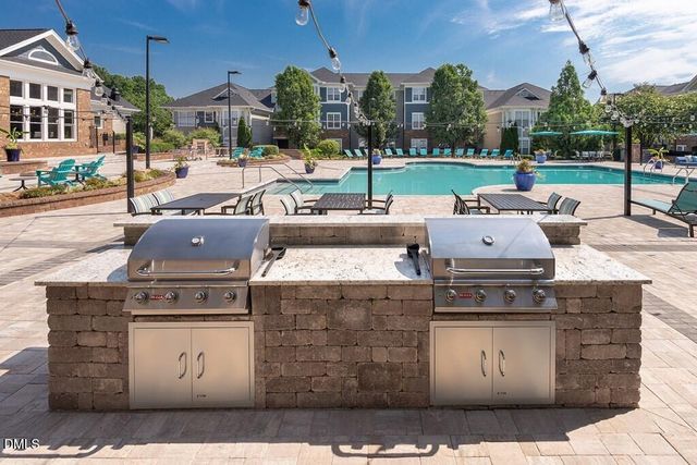 100 Village Crossing Drive 1br, Chapel Hill, NC 27517