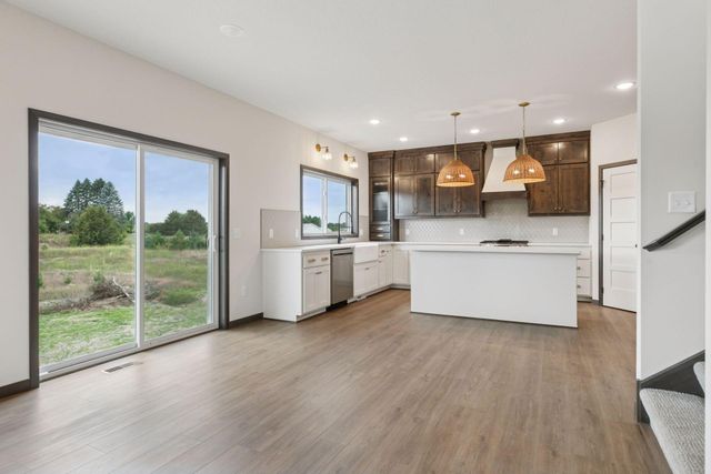 21346 Cottonwood Street NW, Oak Grove, MN 55011