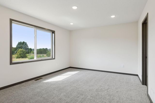 21346 Cottonwood Street NW, Oak Grove, MN 55011