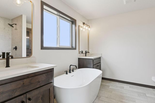 21346 Cottonwood Street NW, Oak Grove, MN 55011