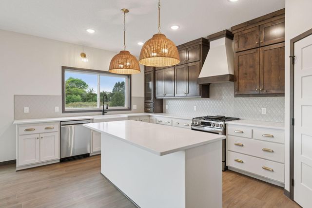 21346 Cottonwood Street NW, Oak Grove, MN 55011