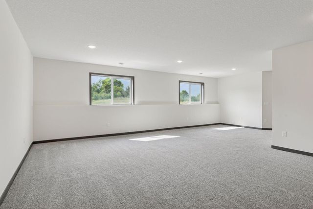 21346 Cottonwood Street NW, Oak Grove, MN 55011