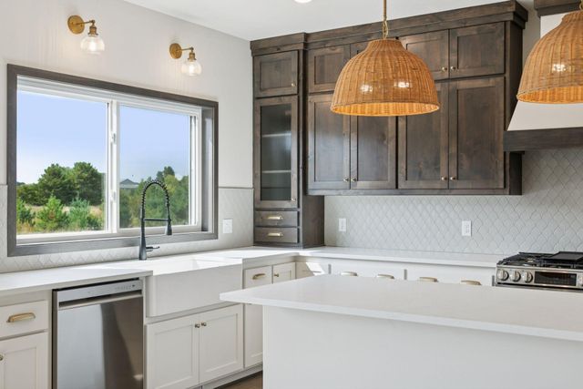 21346 Cottonwood Street NW, Oak Grove, MN 55011