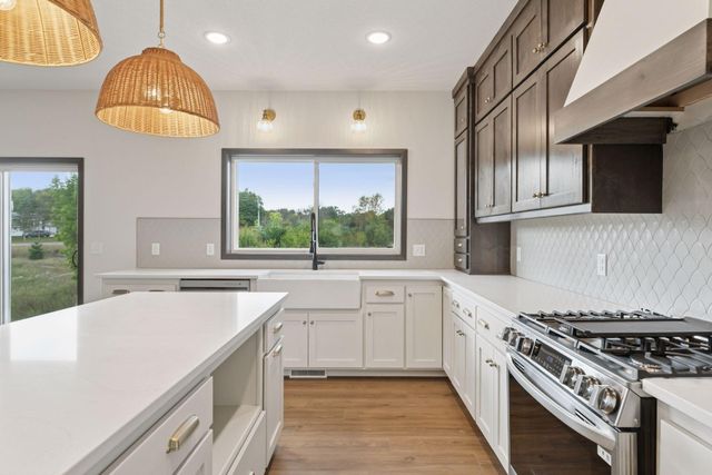 21346 Cottonwood Street NW, Oak Grove, MN 55011