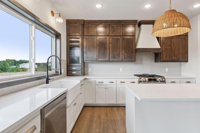 21346 Cottonwood Street NW, Oak Grove, MN 55011