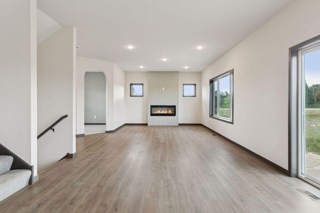 21346 Cottonwood Street NW, Oak Grove, MN 55011