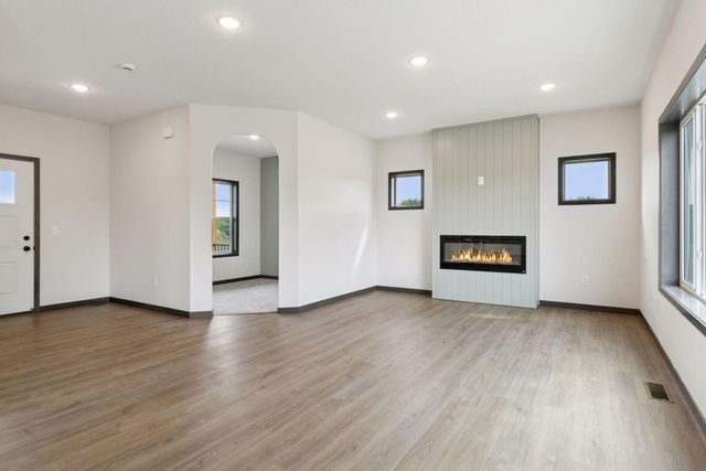 21346 Cottonwood Street NW, Oak Grove, MN 55011