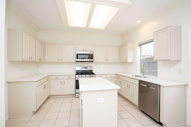 2138 Mossy Trail Drive, Katy, TX 77450