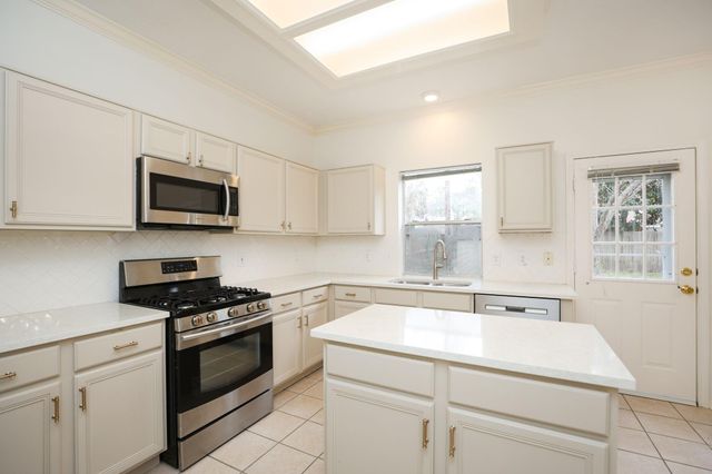 2138 Mossy Trail Drive, Katy, TX 77450