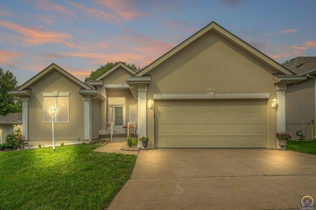 2433 SW Camelot PL, Topeka, KS 66614
