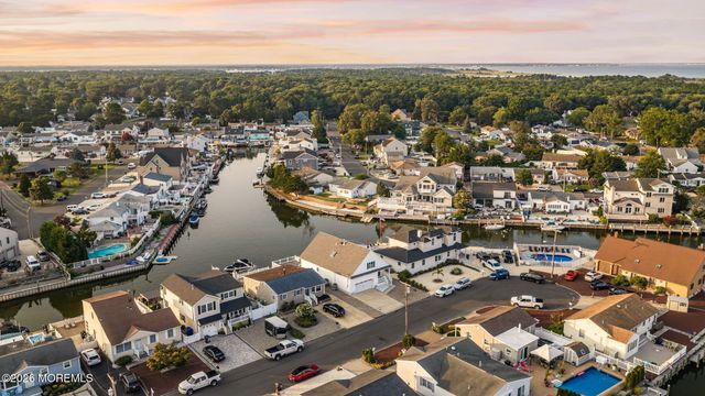 2526 Hiering Road, Toms River, NJ 08753