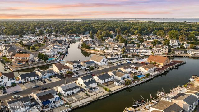 2526 Hiering Road, Toms River, NJ 08753