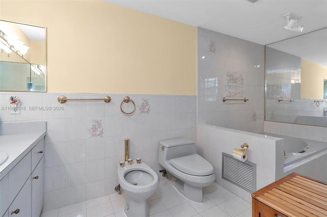 5309 Alton Rd, Miami Beach, FL 33140