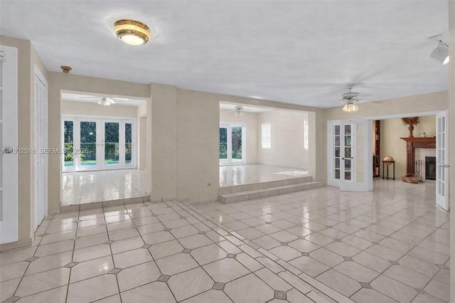 5309 Alton Rd, Miami Beach, FL 33140