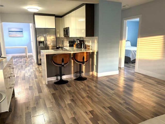 4580 NE 3rd Avenue, Oakland Park, FL 33334