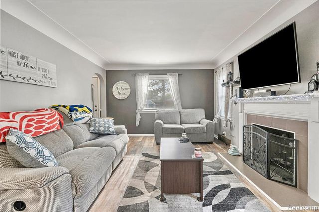 403 S Davison Street, Davison, MI 48423